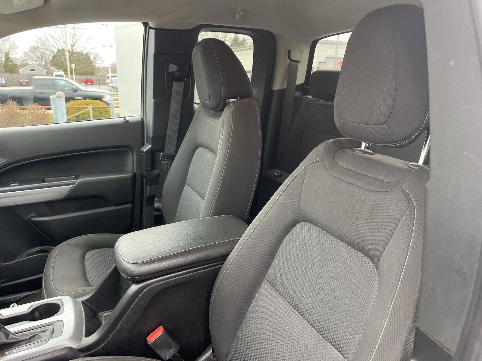 Used 2017 Chevrolet Colorado LT image 9