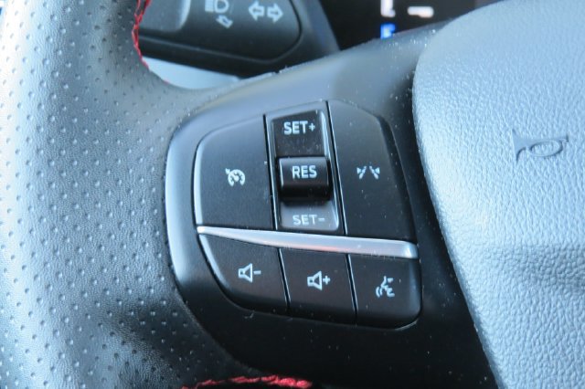 Used 2025 Ford Escape ST-Line AWD/4WD image 17