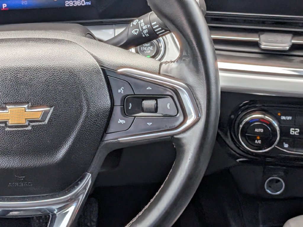 Used 2025 Chevrolet Trax LT w/ LT Convenience Package FWD image 18