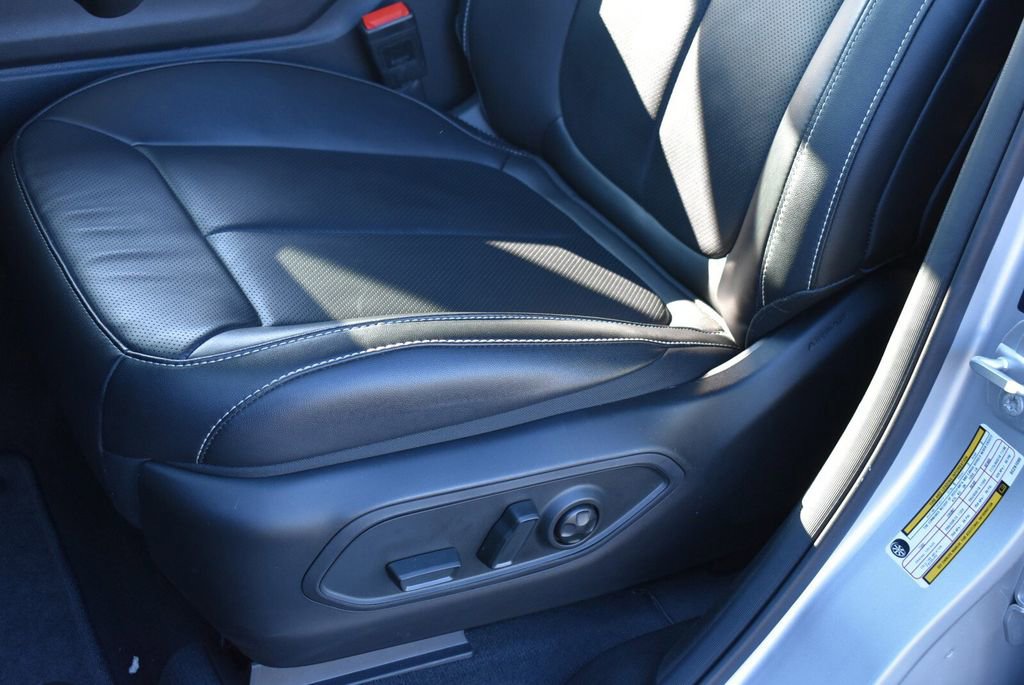 Certified 2025 Jeep Grand Cherokee Limited w/ Luxury Tech Group II image 16