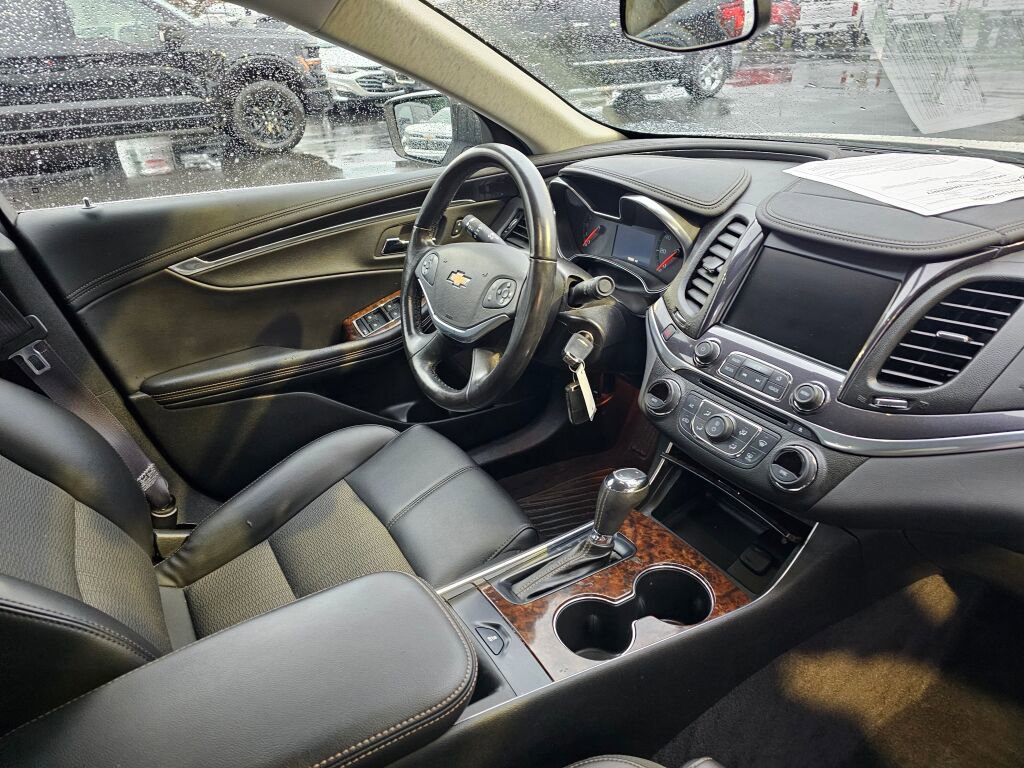 Used 2015 Chevrolet Impala LT FWD image 11