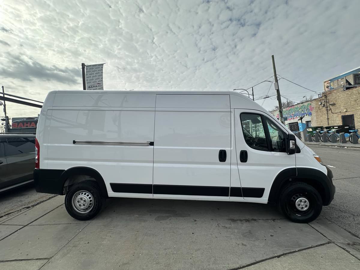 Used 2025 RAM ProMaster 2500 w/ Convenience Group FWD image 10