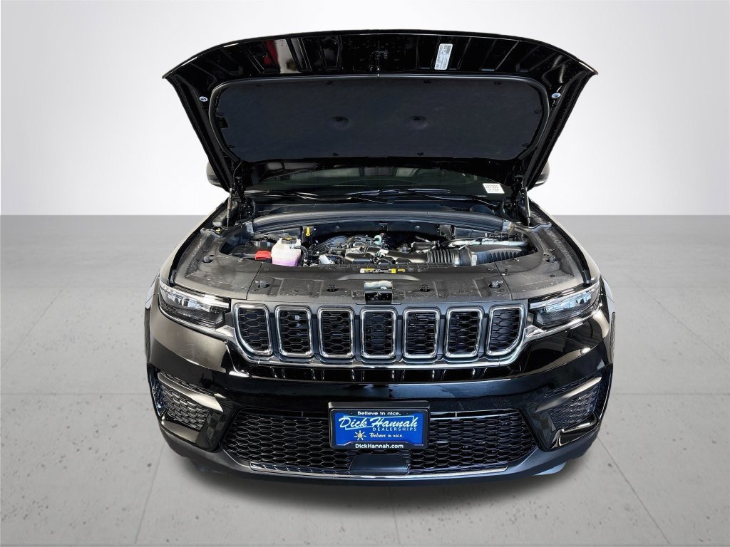New 2027 Jeep Grand Cherokee Laredo X RWD image 23