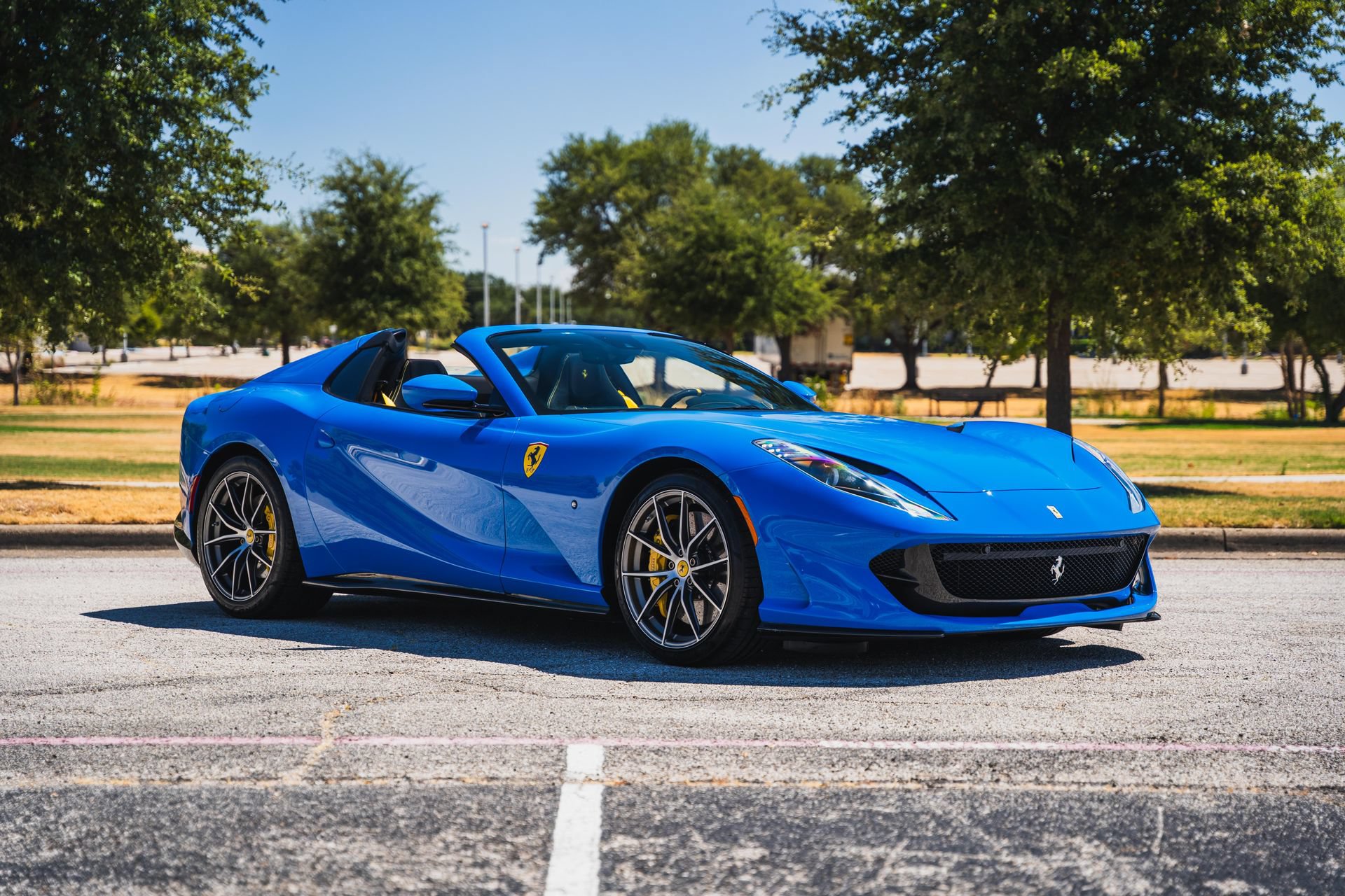 Used 2022 Ferrari 812 GTS RWD image 10