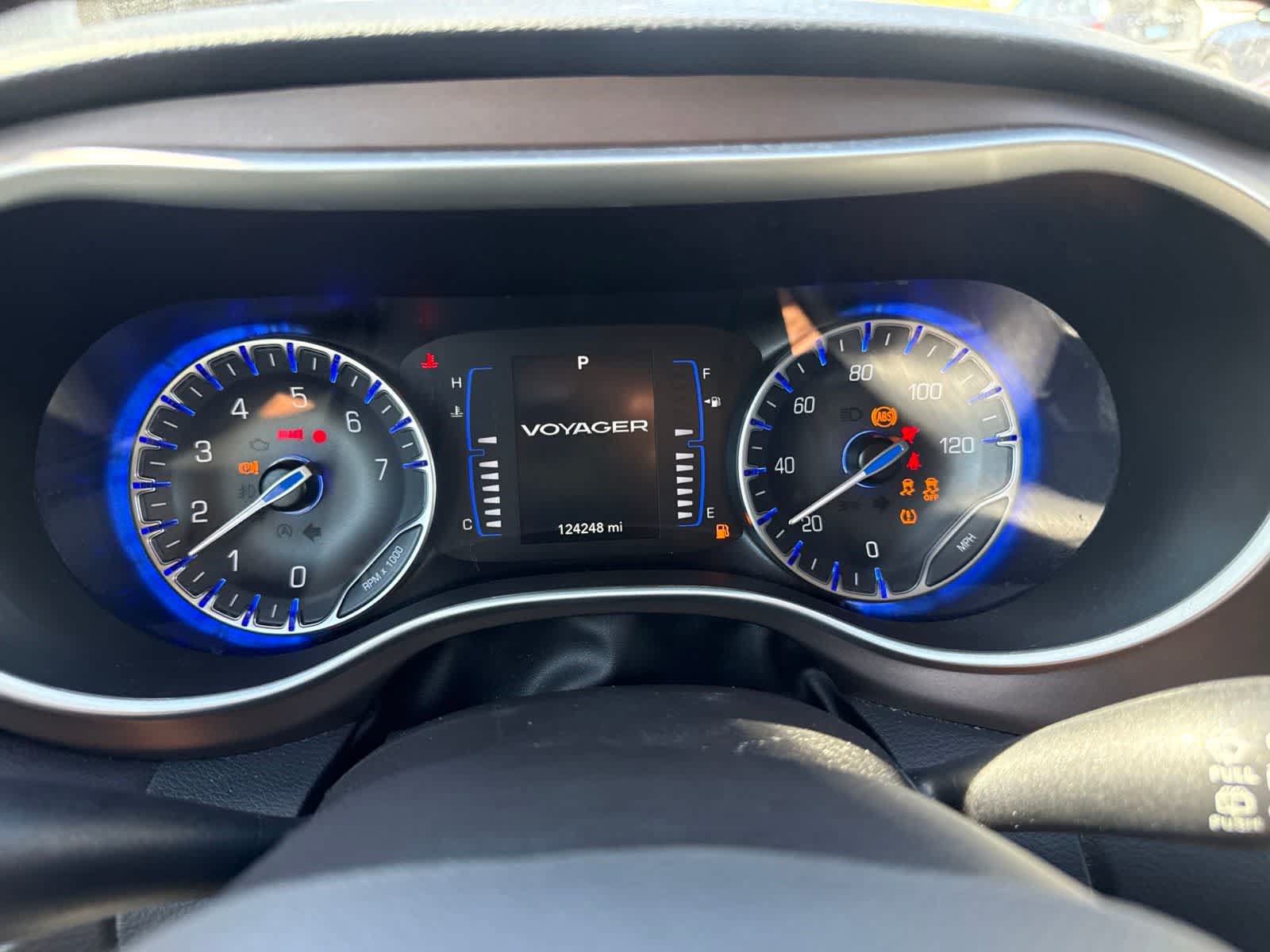 Used 2022 Chrysler Voyager LX FWD image 22