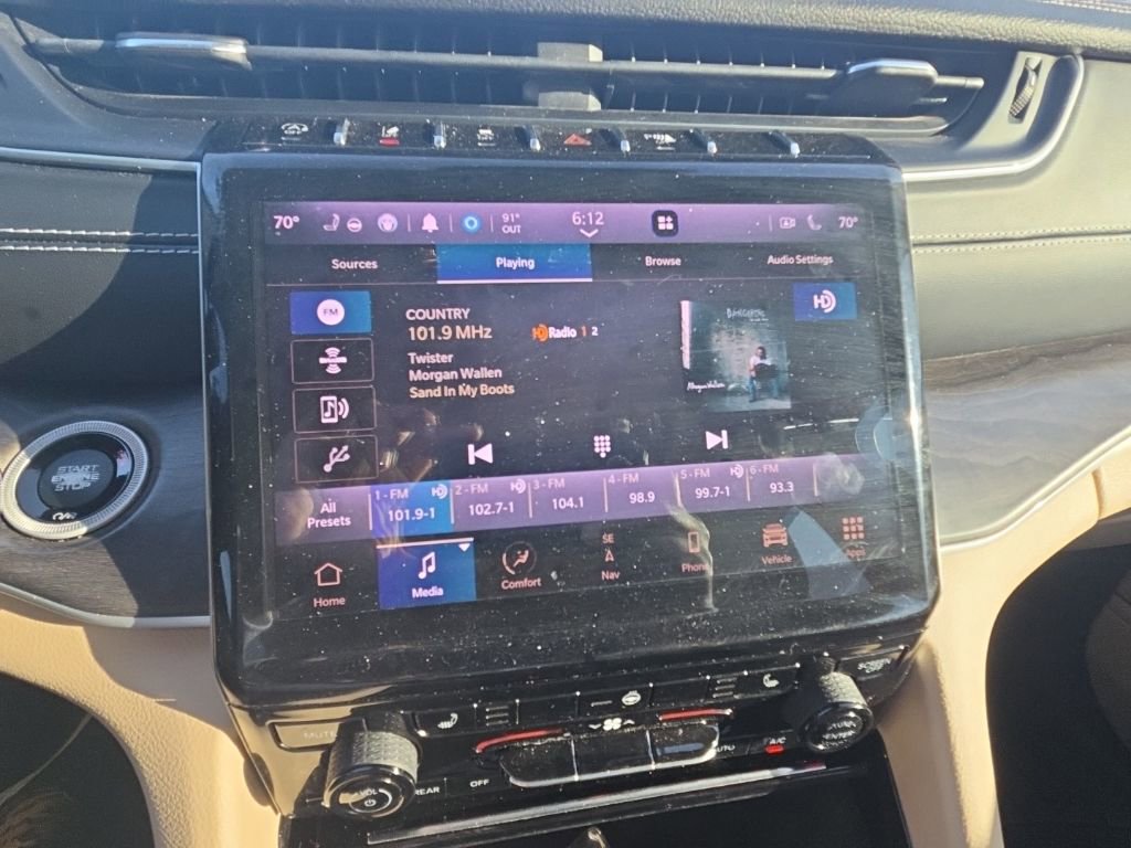 Used 2022 Jeep Grand Cherokee L Limited image 13