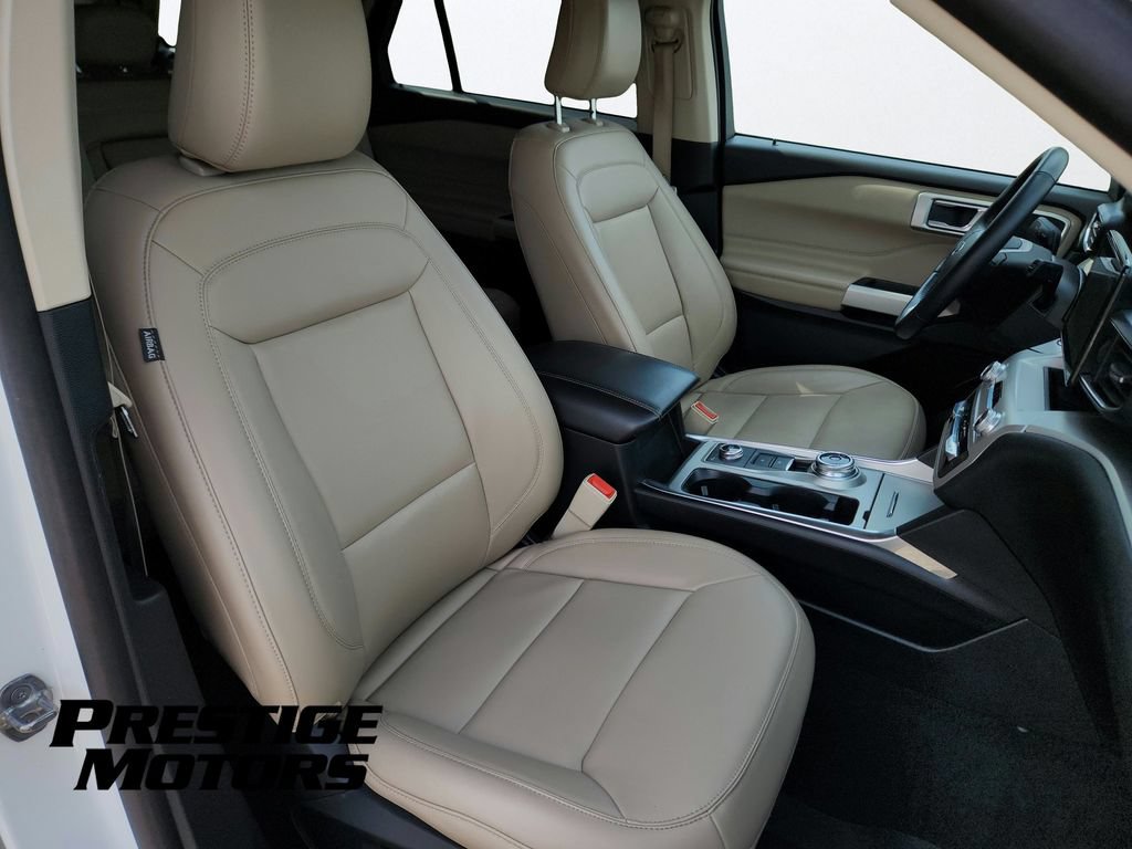 Used 2022 Ford Explorer XLT w/ Equipment Group 202A AWD/4WD image 28