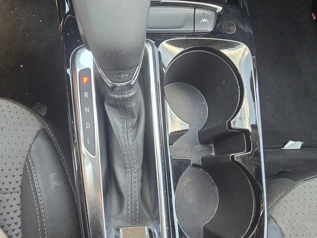 Used 2025 Chevrolet Trax LT FWD image 29