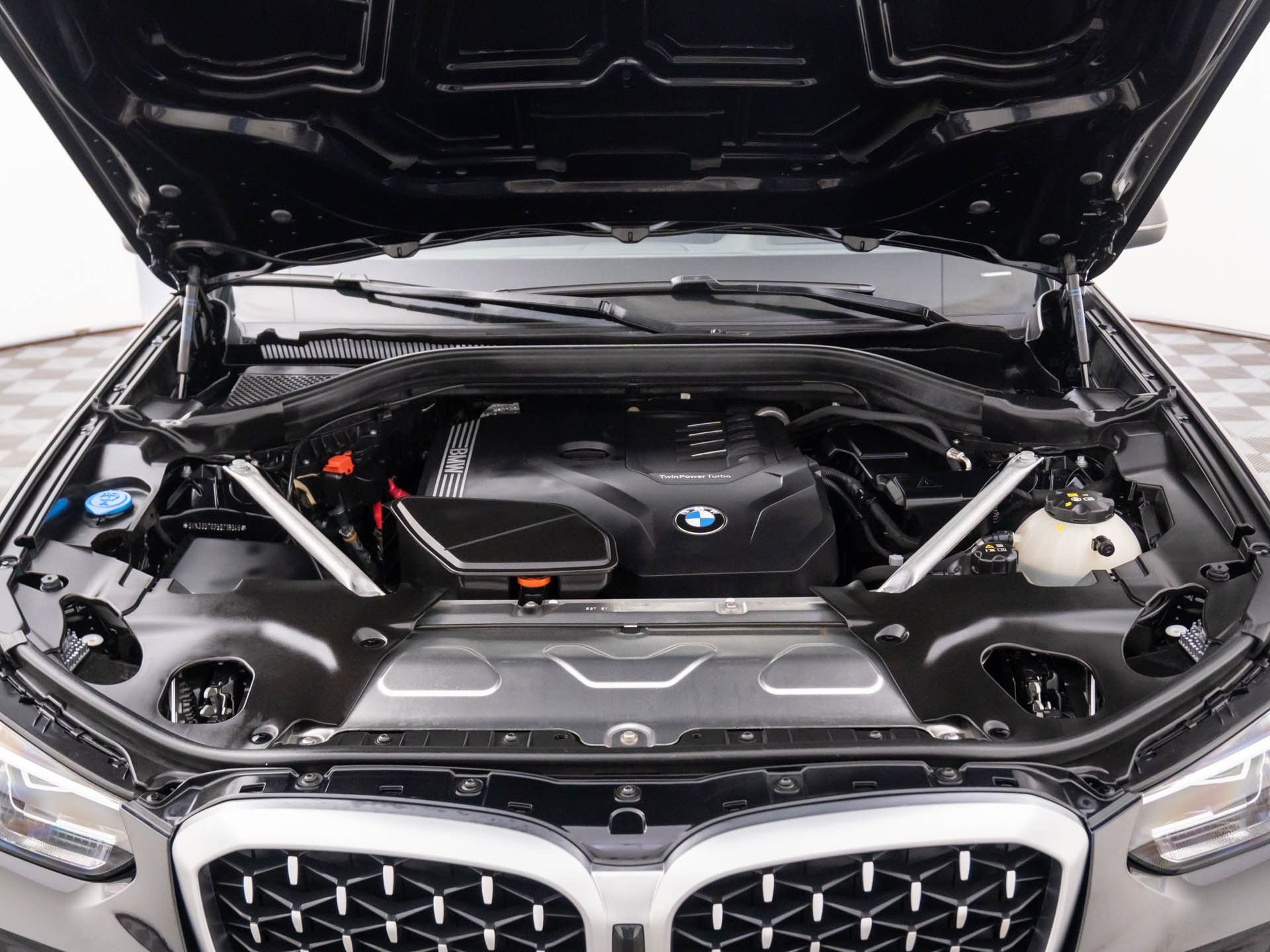 Certified 2025 BMW X4 xDrive30i image 30