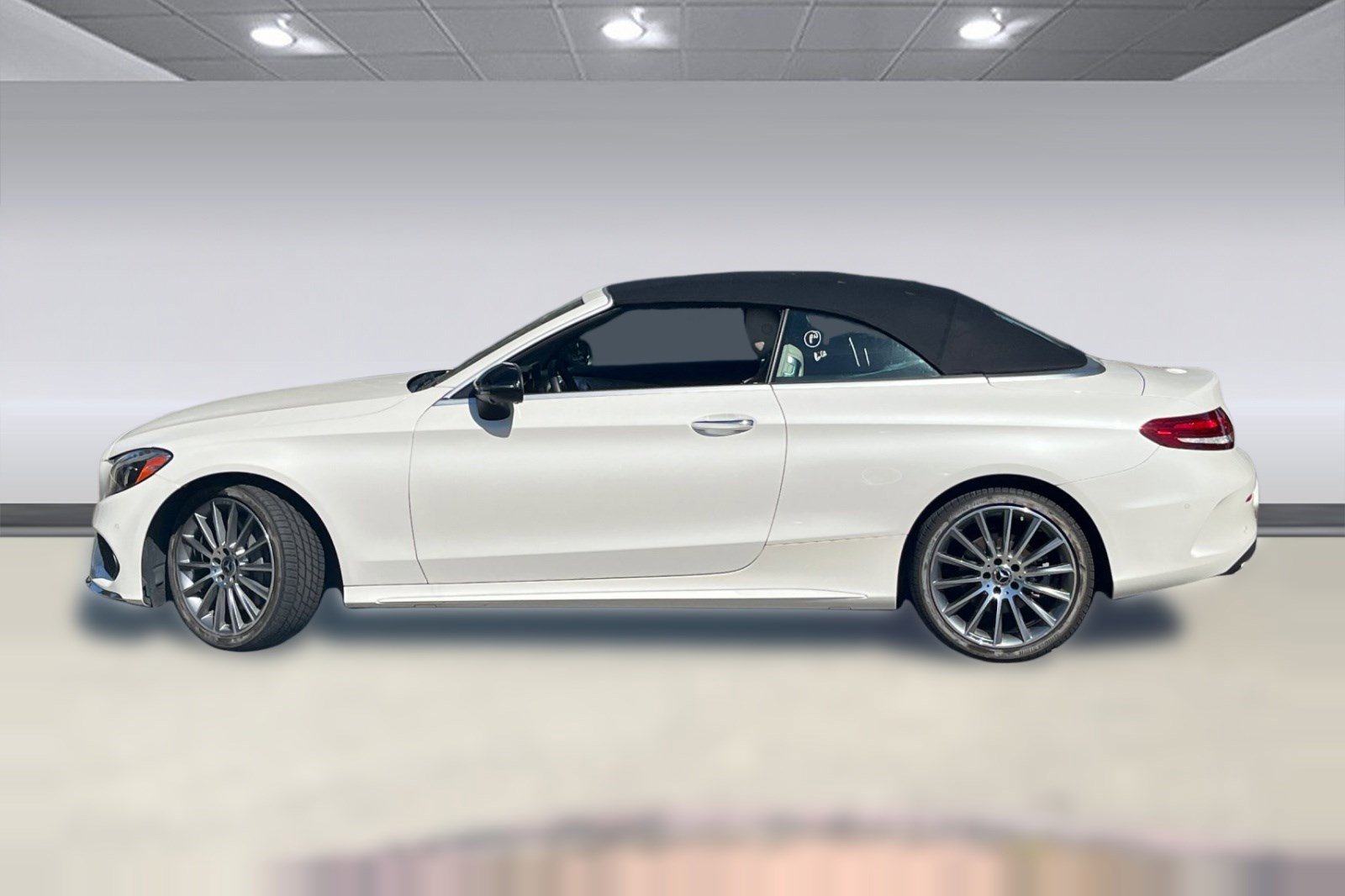 Used 2018 Mercedes-Benz C 300 4MATIC Cabriolet image 2