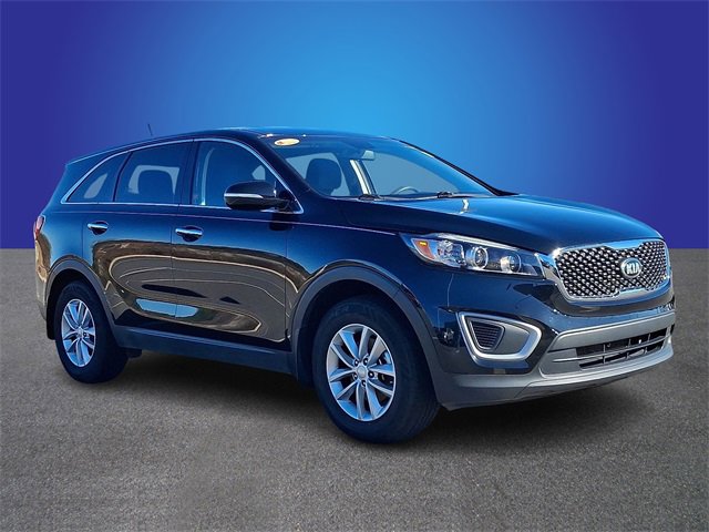 Used 2017 Kia Sorento L image 3