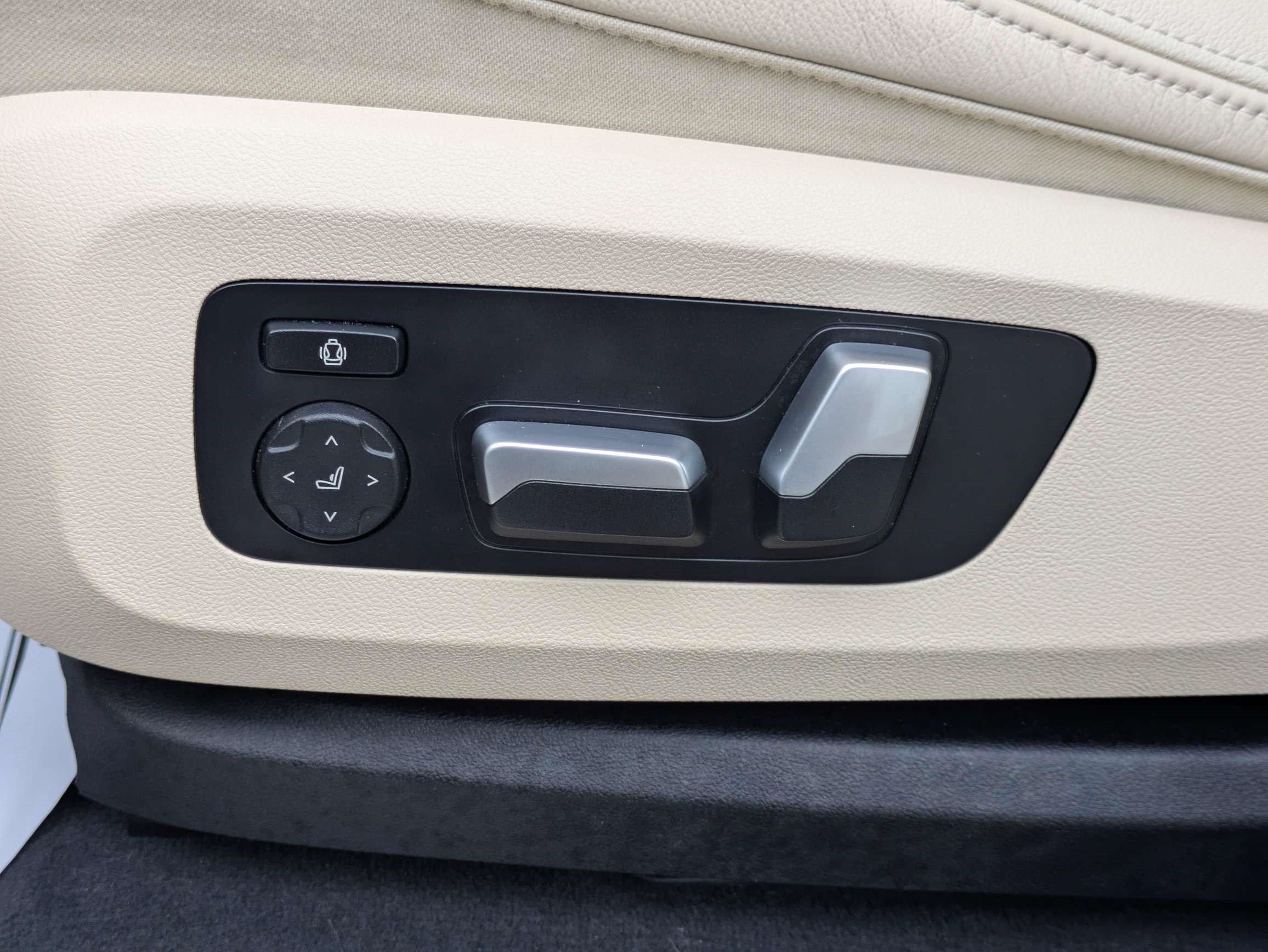 Used 2022 BMW X5 sDrive40i w/ Premium Package RWD image 24