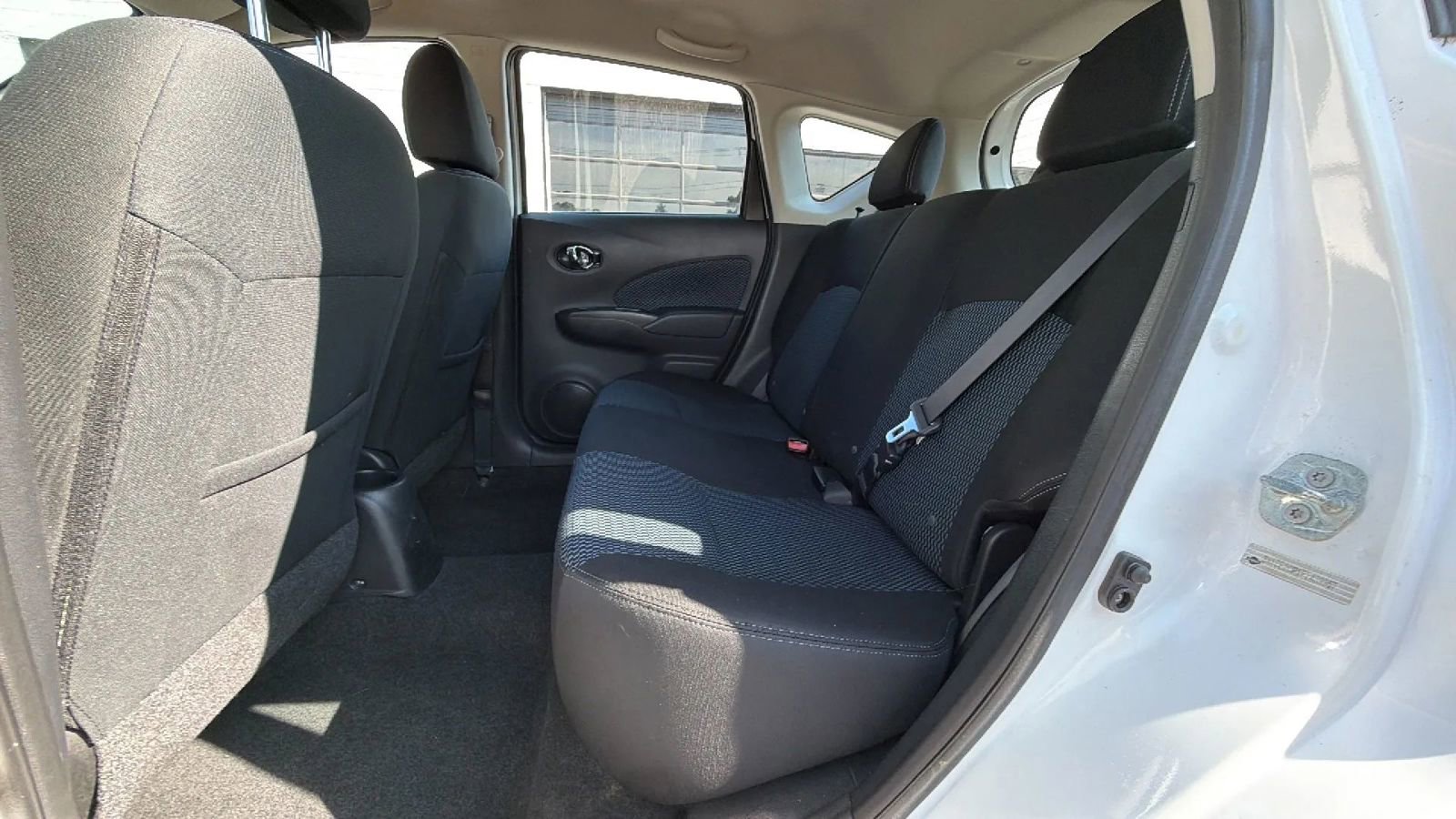 Used 2015 Nissan Versa Note SV FWD image 33