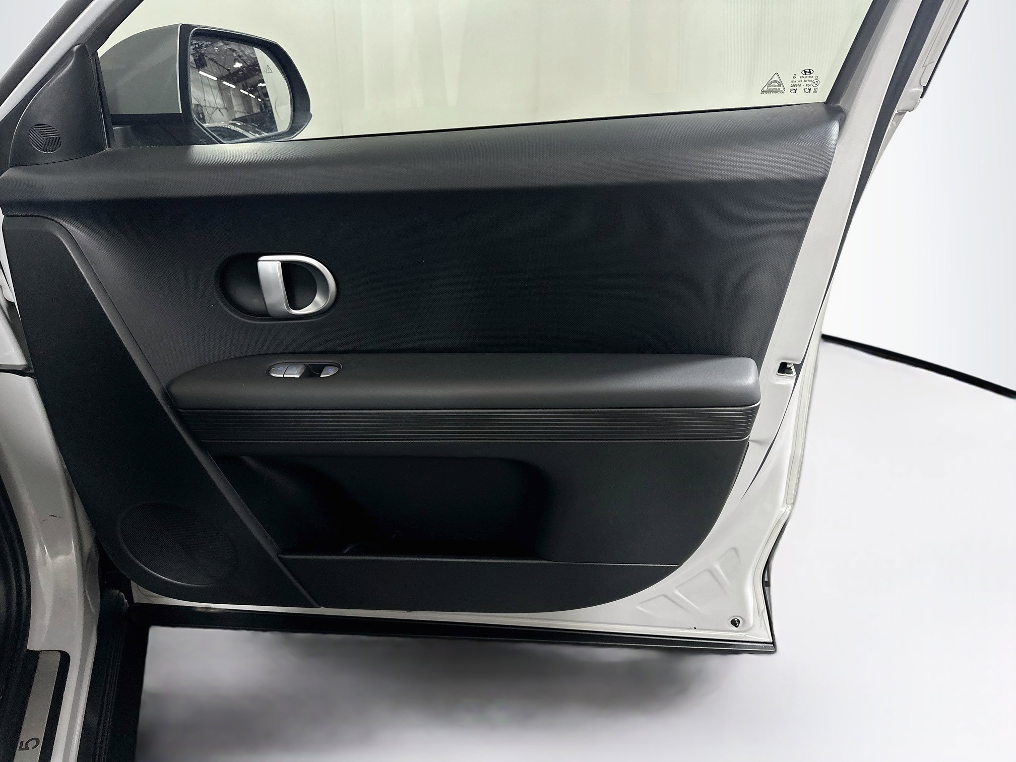 Used 2024 Hyundai Ioniq 5 SEL RWD image 32