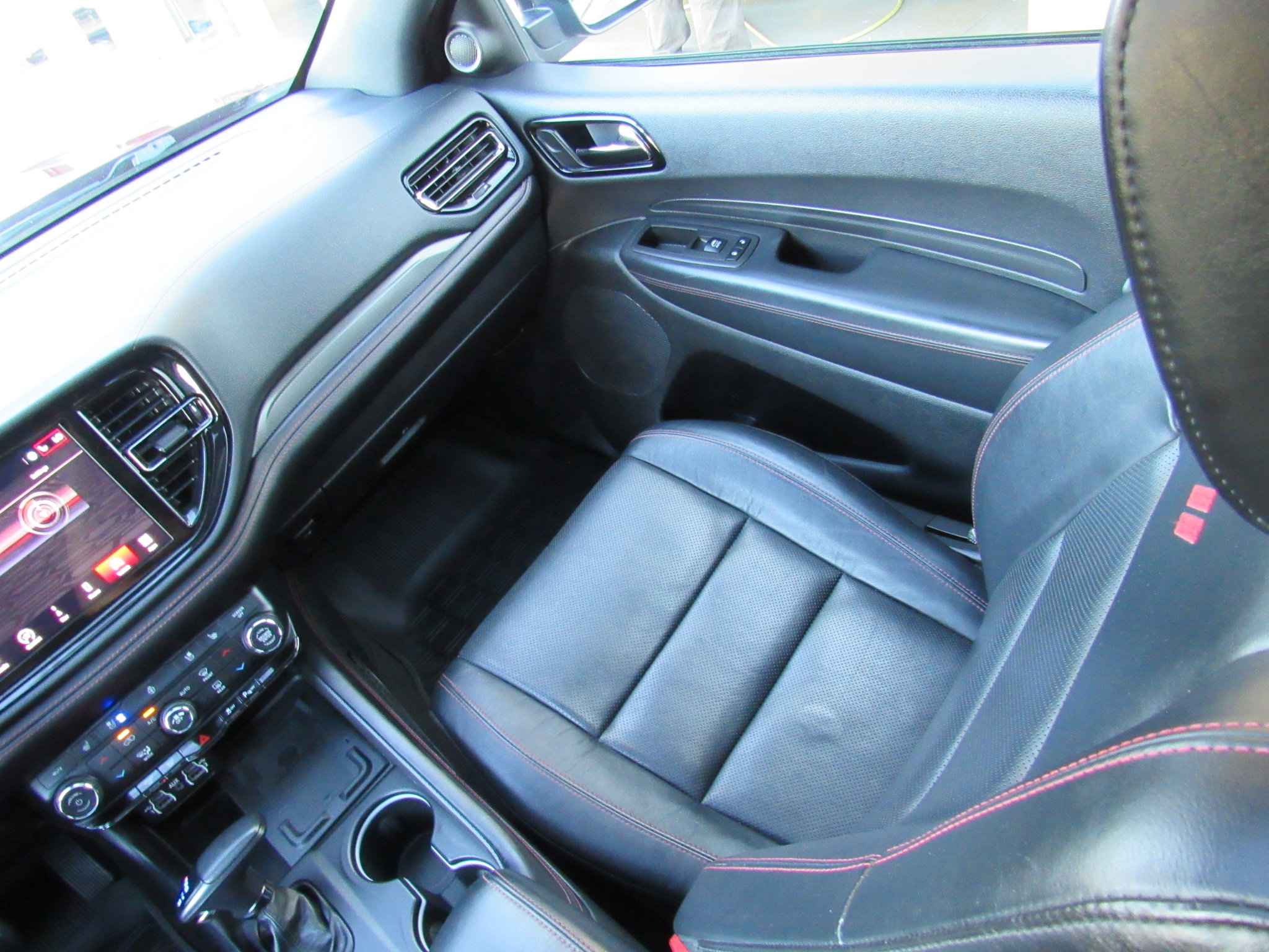 Used 2022 Dodge Durango R/T w/ Blacktop Package image 29