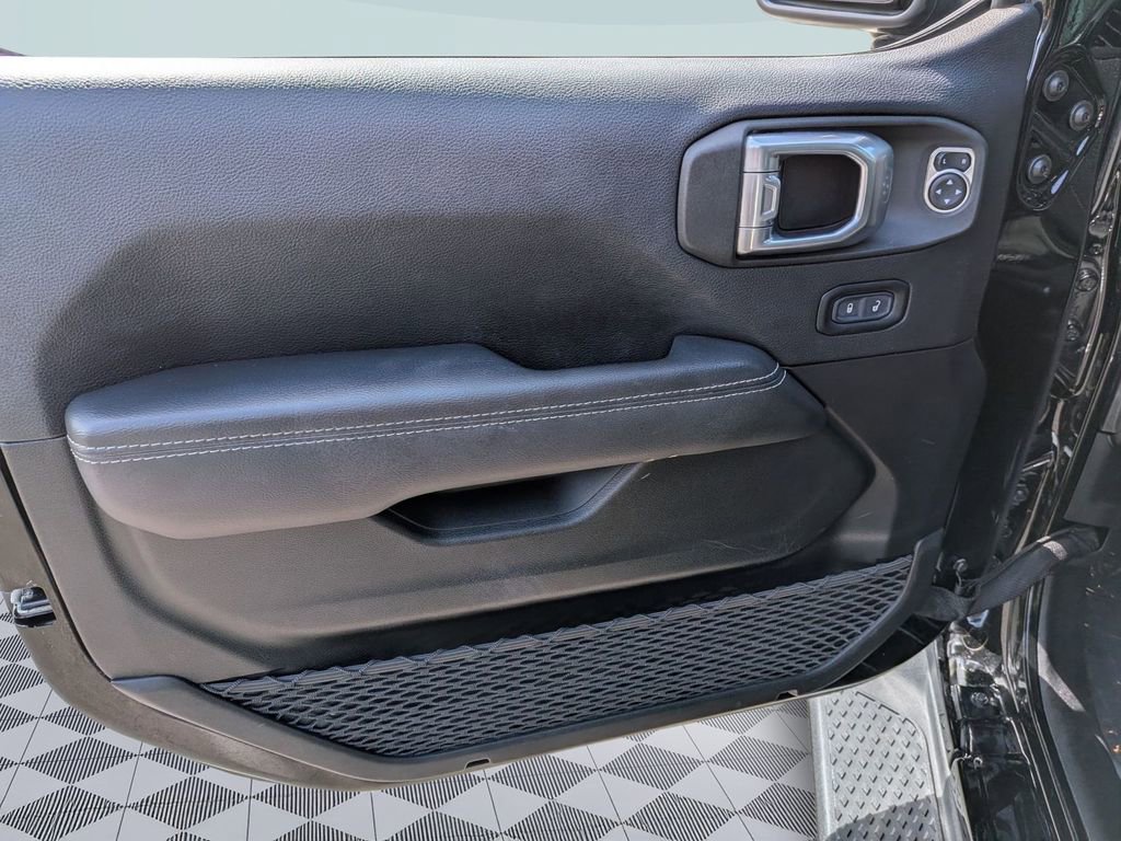 Used 2022 Jeep Gladiator Overland w/ LED Lighting Group image 4