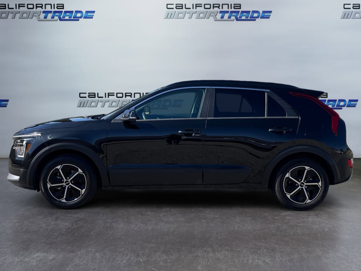 Used 2023 Kia Niro EX image 8