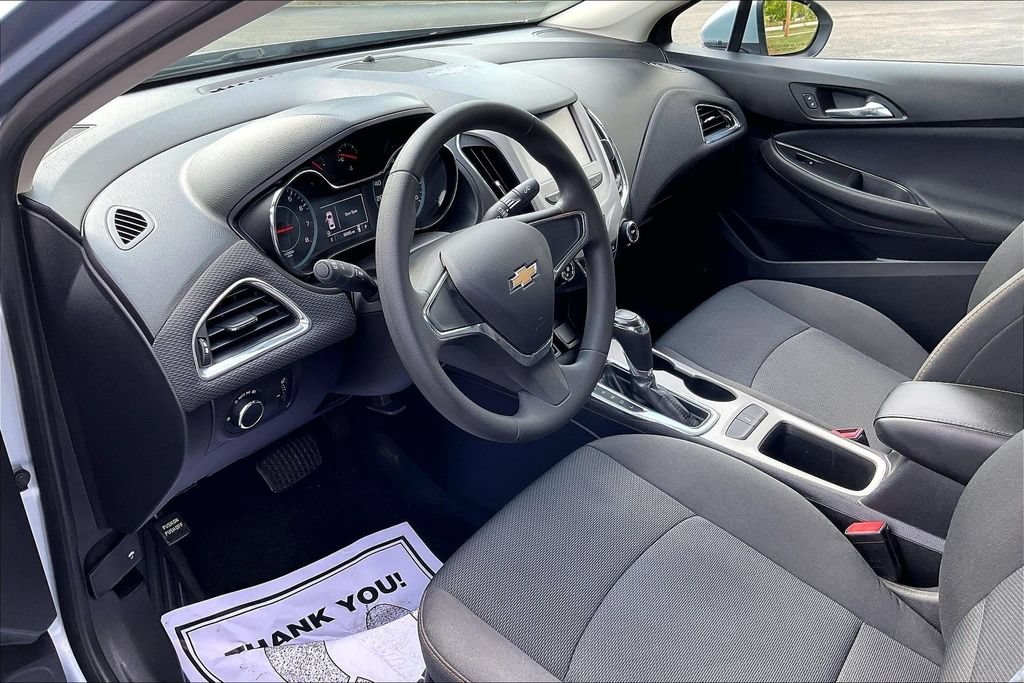Used 2017 Chevrolet Cruze LS FWD image 17