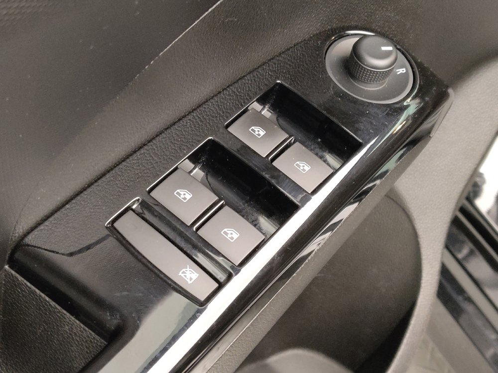 Used 2019 Chevrolet Sonic LT FWD image 27