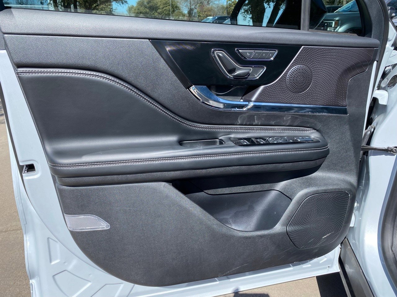 New 2026 Lincoln Corsair Reserve w/ Jet Appearance Package FWD image 35