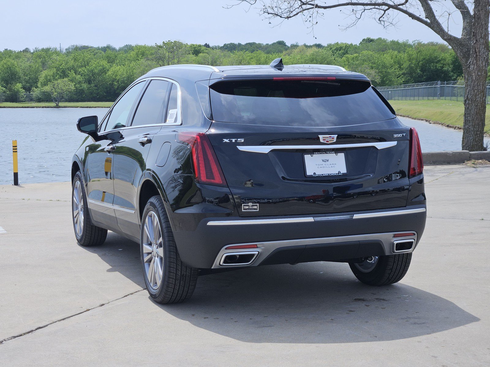 New 2026 Cadillac XT5 Luxury FWD image 3