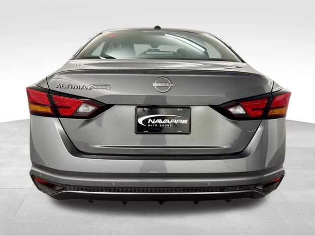 Used 2025 Nissan Altima 2.5 SV image 8