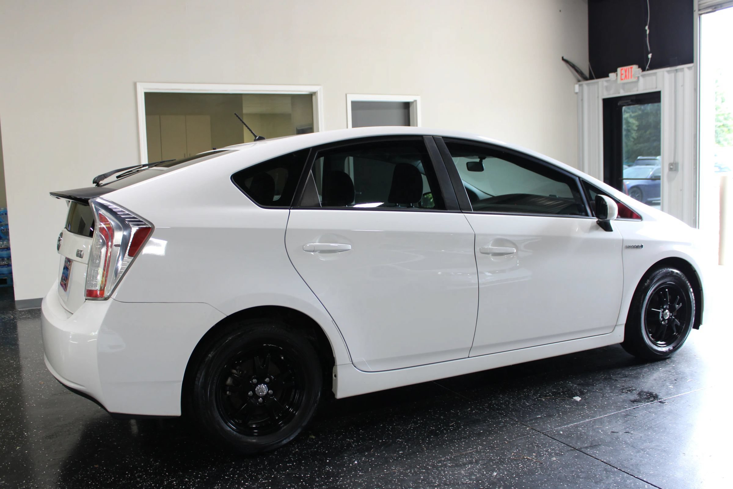 Used 2014 Toyota Prius Two FWD image 3