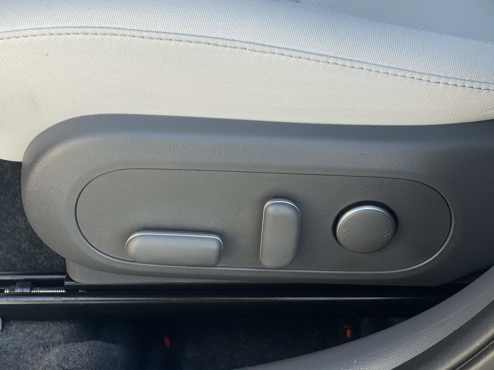 Certified 2025 Hyundai Kona SEL image 26