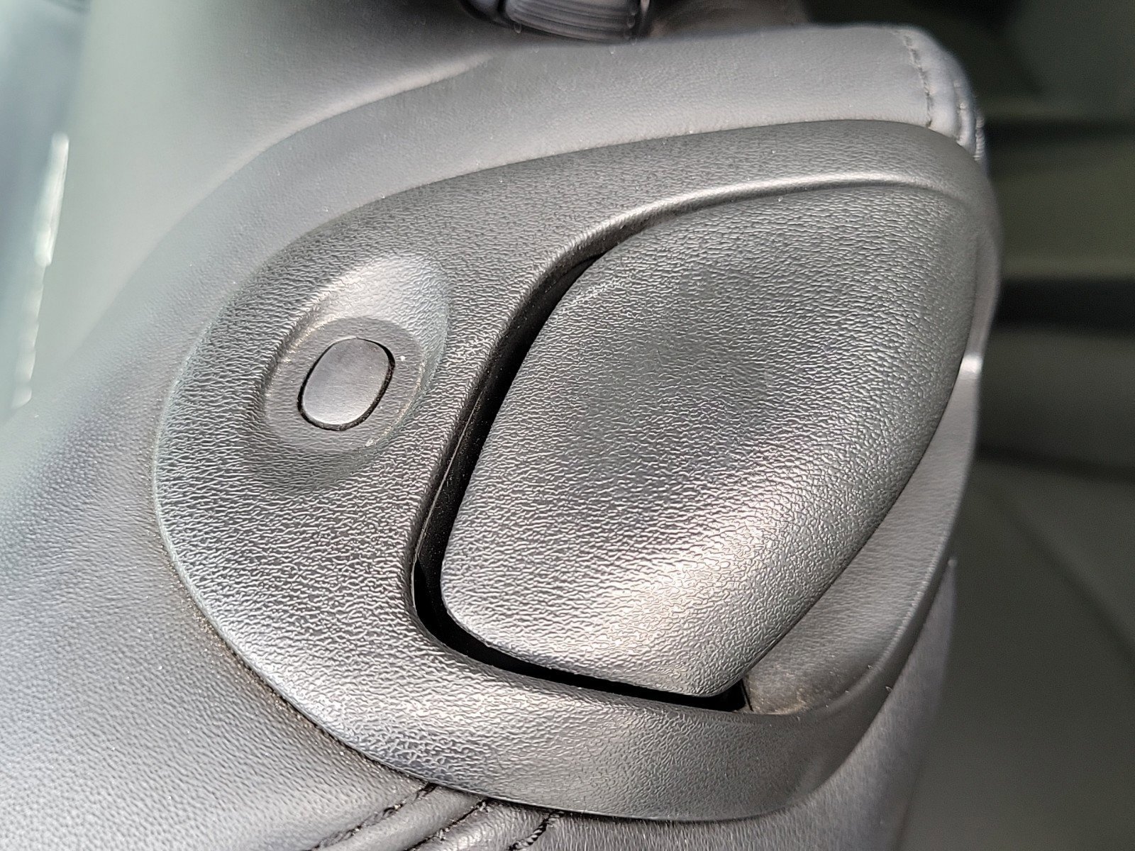 Used 2014 INFINITI Q60 Journey w/ Premium Package image 12