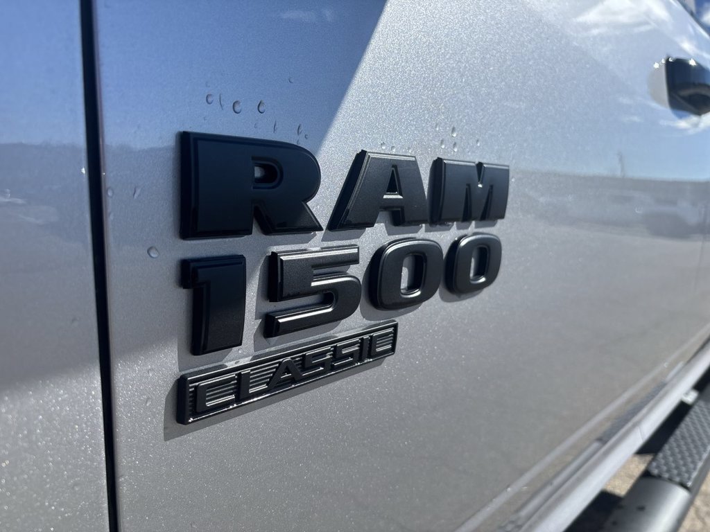 Used 2023 RAM 1500 Warlock AWD/4WD image 32