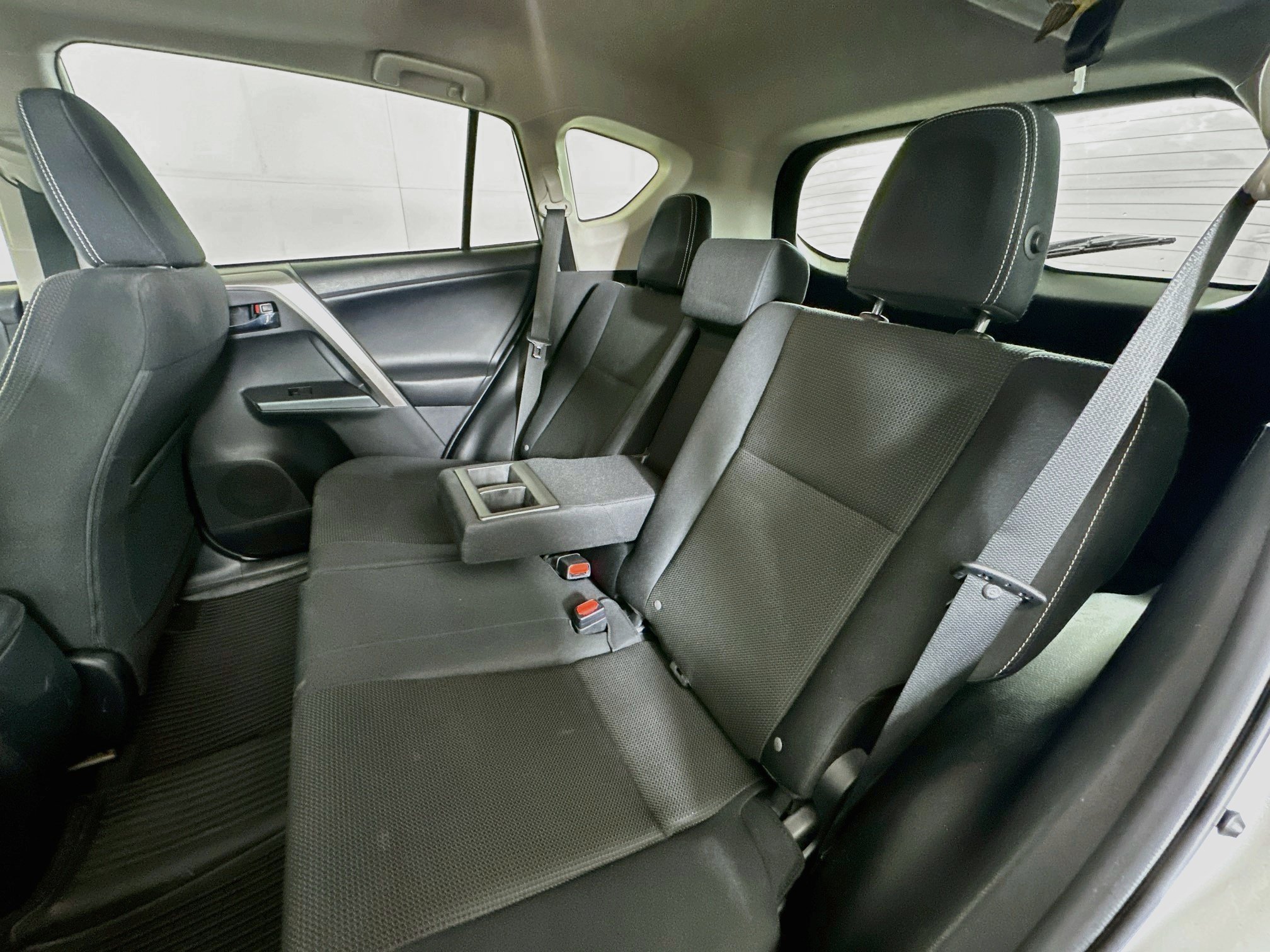 Used 2018 Toyota RAV4 XLE w/ All Weather Liner Package FWD image 26