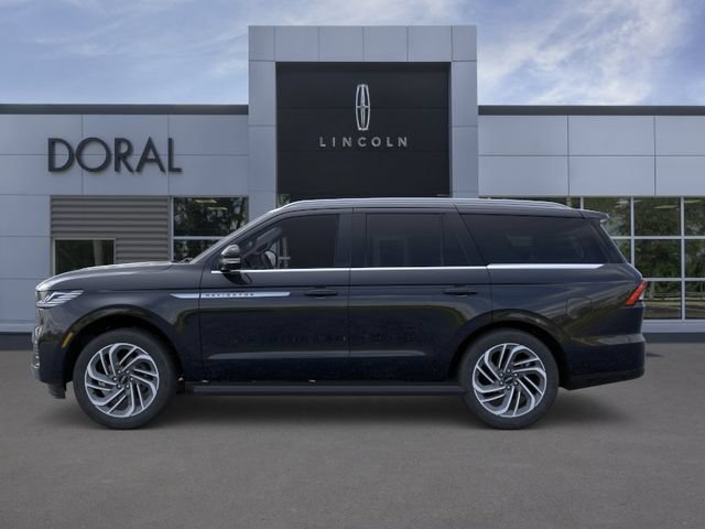 New 2026 Lincoln Navigator Premiere AWD/4WD image 3
