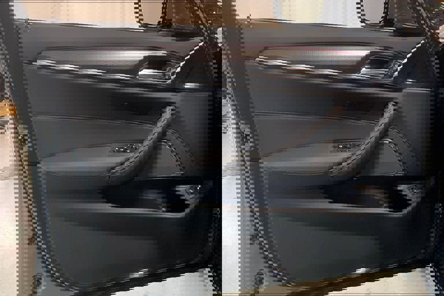 Certified 2023 BMW 530e xDrive w/ Premium Package image 21