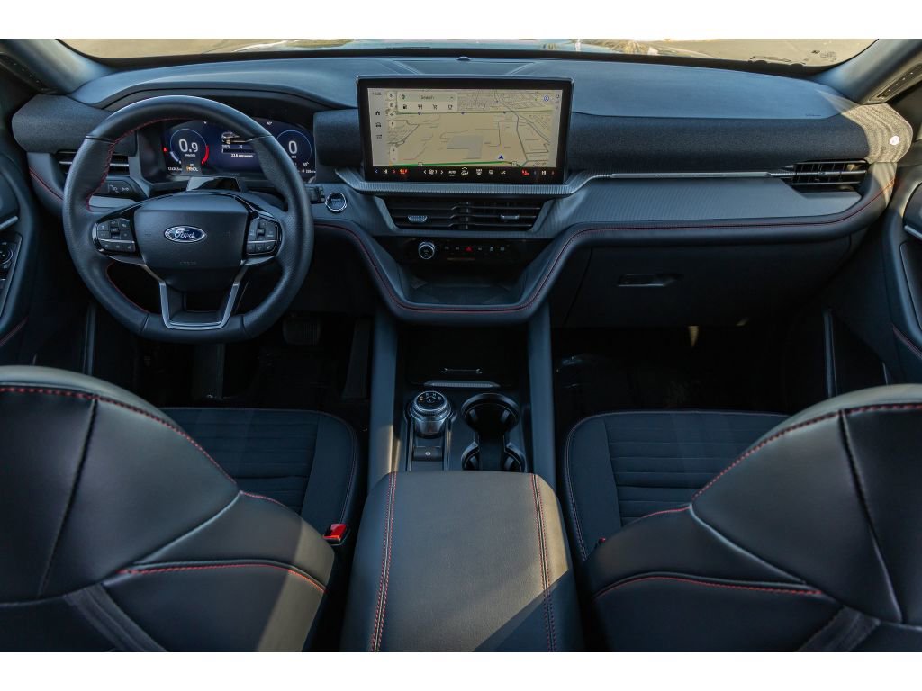 Used 2025 Ford Explorer ST-Line w/ ST-Line Street Pack image 12