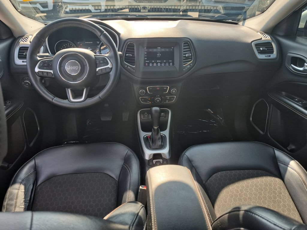 Used 2018 Jeep Compass Latitude w/ Popular Equipment Group FWD image 22