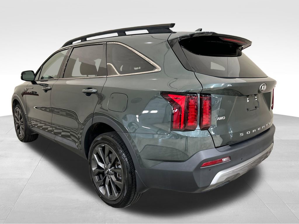 Used 2021 Kia Sorento EX w/ EX AWD X-Line Package image 3