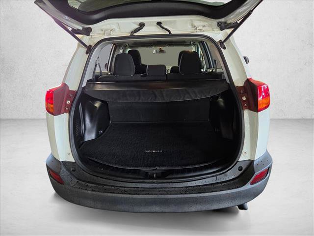 Used 2015 Toyota RAV4 XLE AWD/4WD image 17