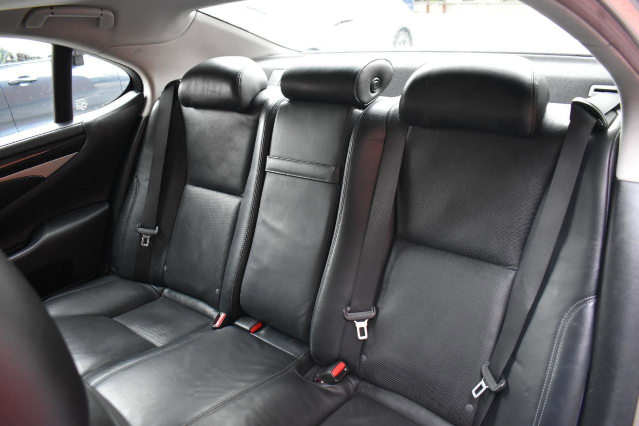 Used 2015 Lexus LS 460 AWD w/ Comfort Package image 15