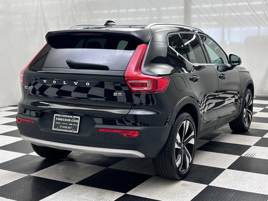 Used 2025 Volvo XC40 B5 Ultra AWD/4WD image 7
