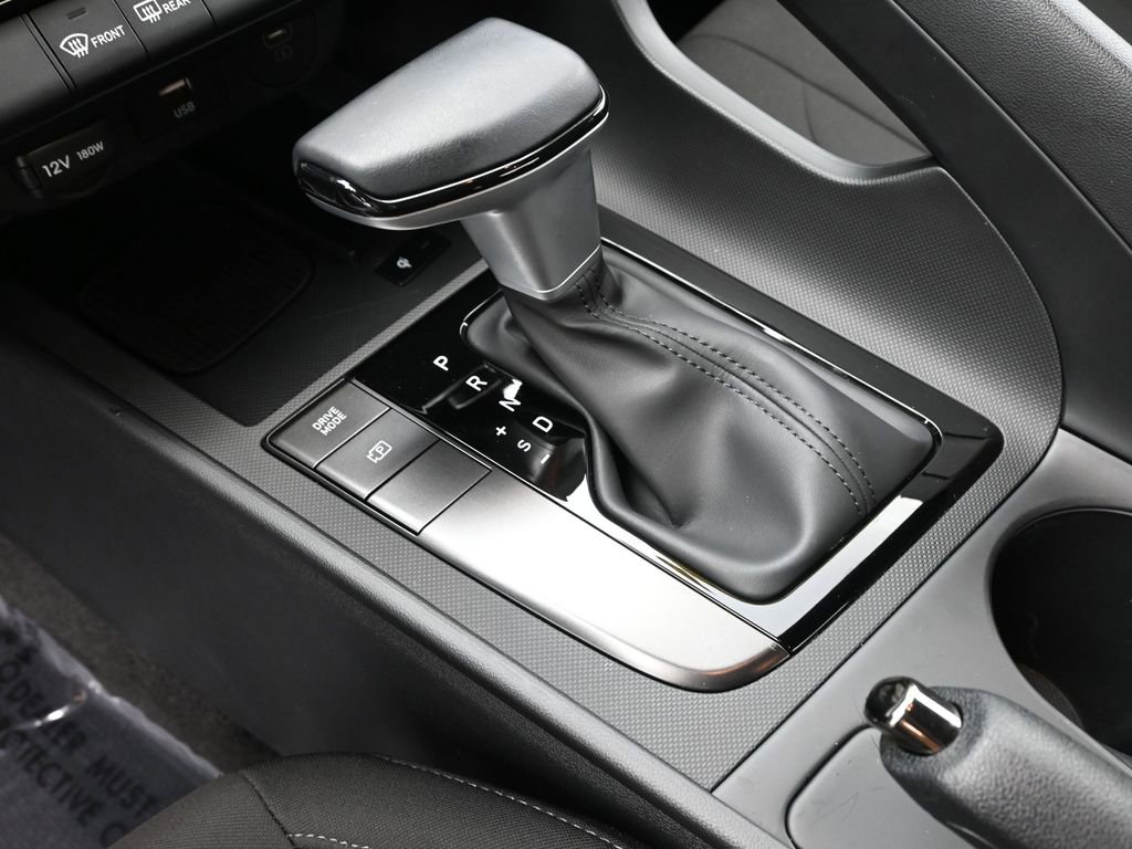 Certified 2025 Hyundai Elantra Sport image 14