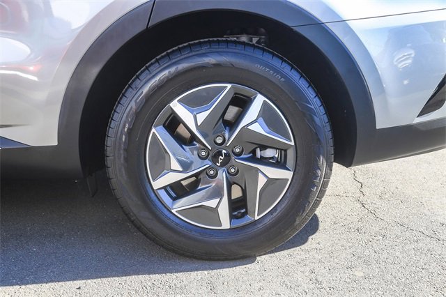 Certified 2023 Kia Sorento EX w/ Panoramic Sunroof Package image 12