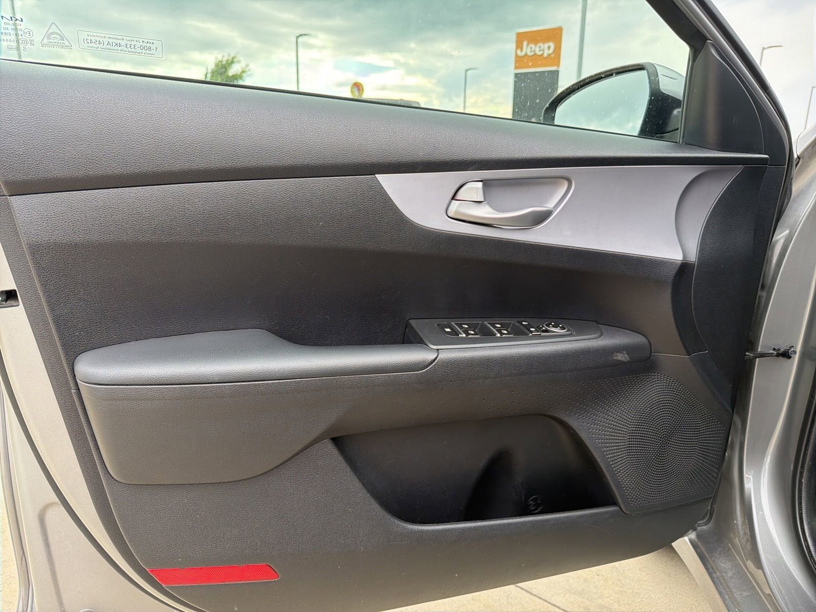 Used 2024 Kia Forte LXS FWD image 5