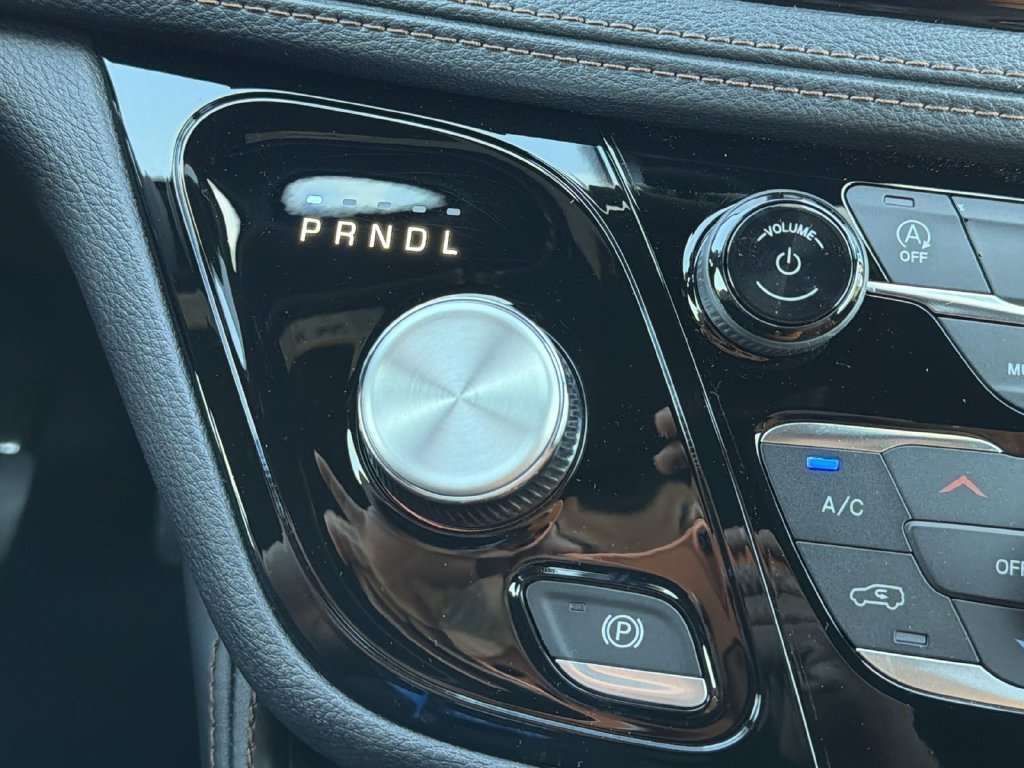 Used 2026 Chrysler Pacifica Pinnacle FWD image 22