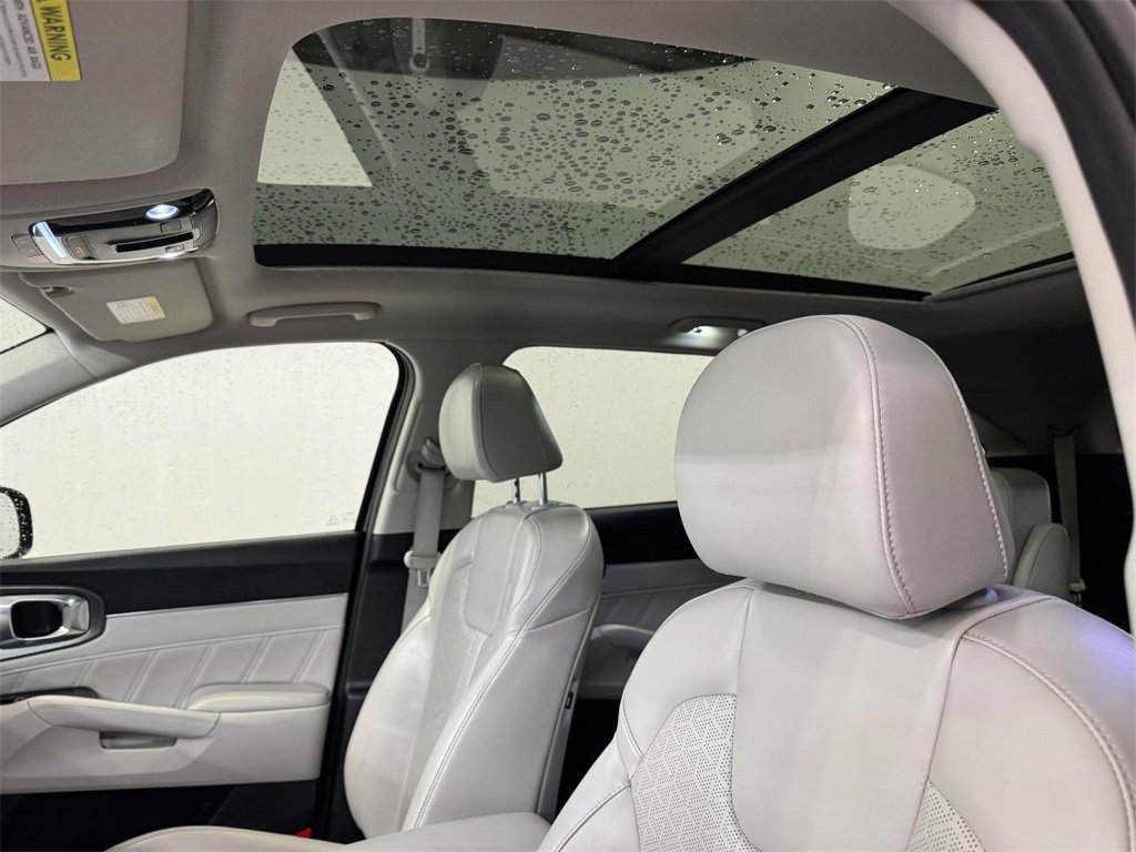 Used 2023 Kia Sorento SX image 17