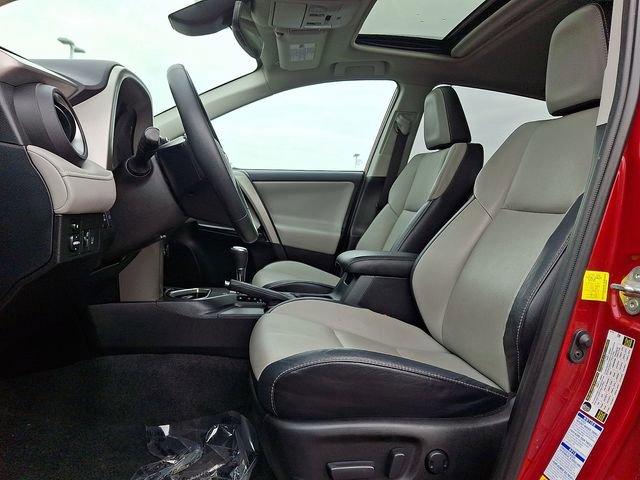 Used 2017 Toyota RAV4 Limited w/ Advanced Technology Package image 13