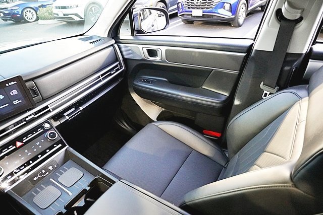 Certified 2025 Hyundai Santa Fe SEL image 22