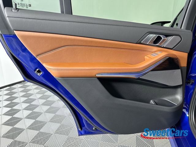 Used 2025 BMW X7 M60i image 46