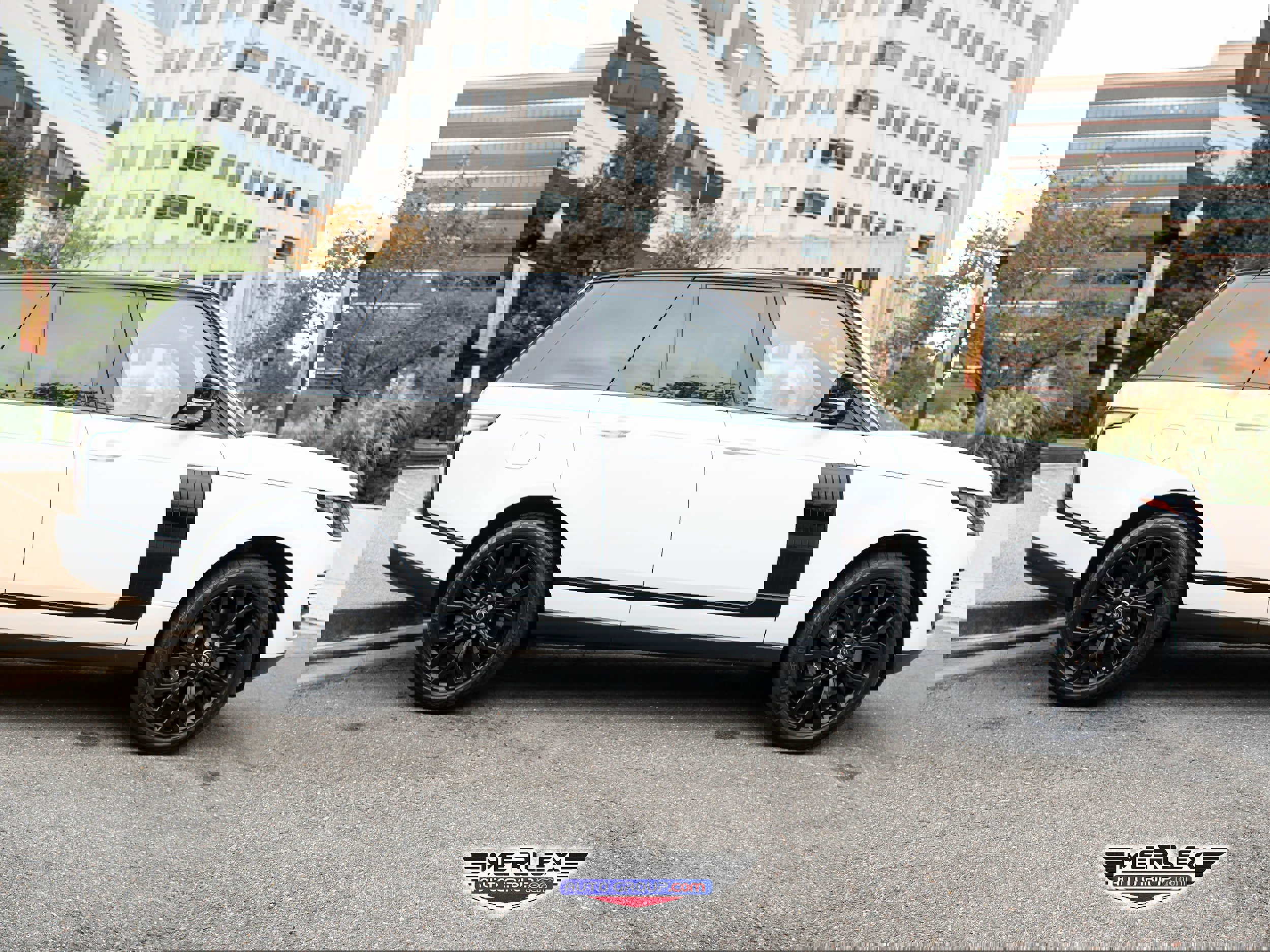 Used 2018 Land Rover Range Rover Supercharged image 8