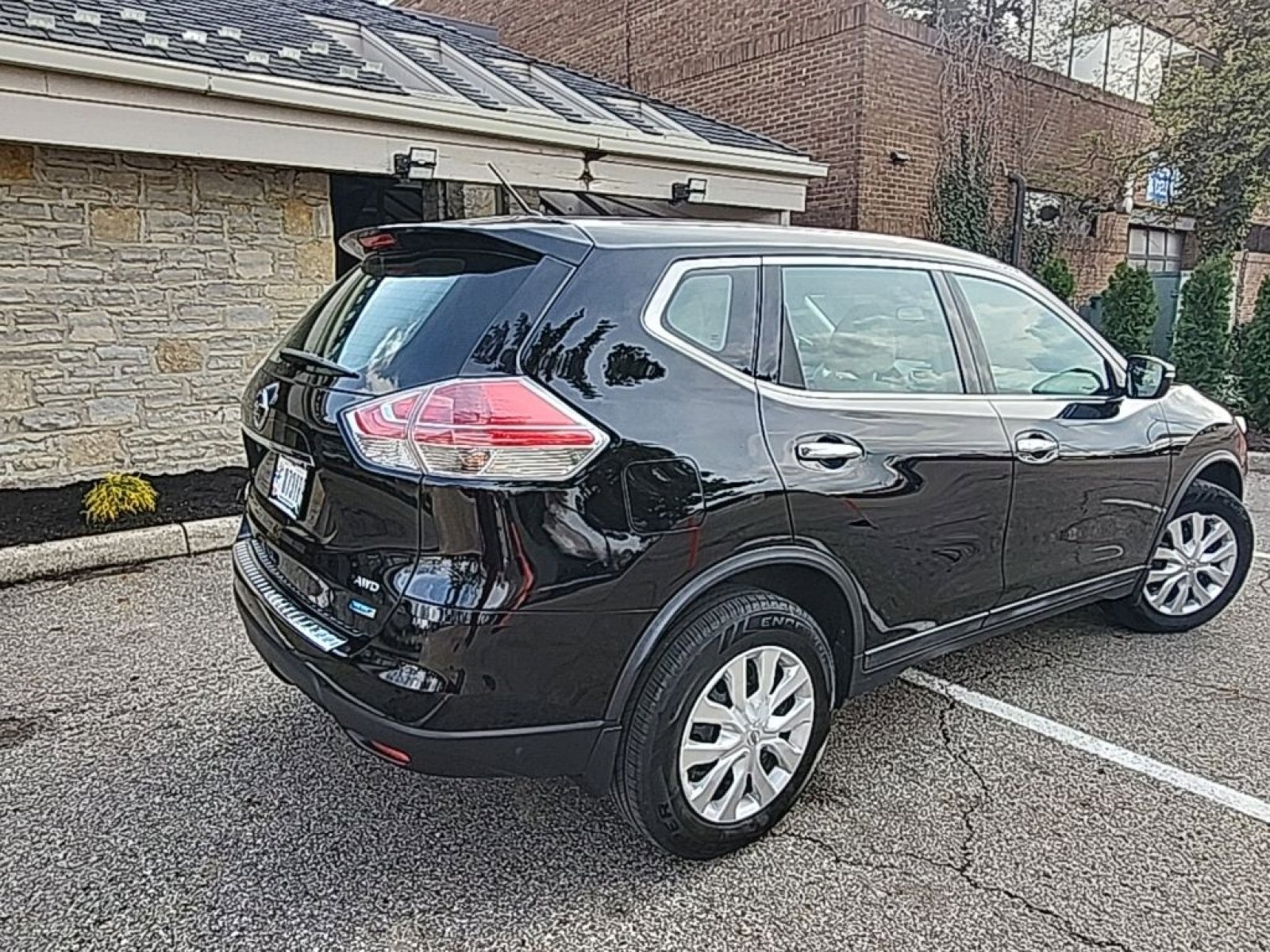 Used 2014 Nissan Rogue S image 6