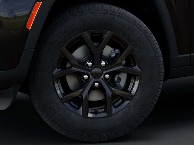 New 2026 Jeep Grand Cherokee Laredo image 8